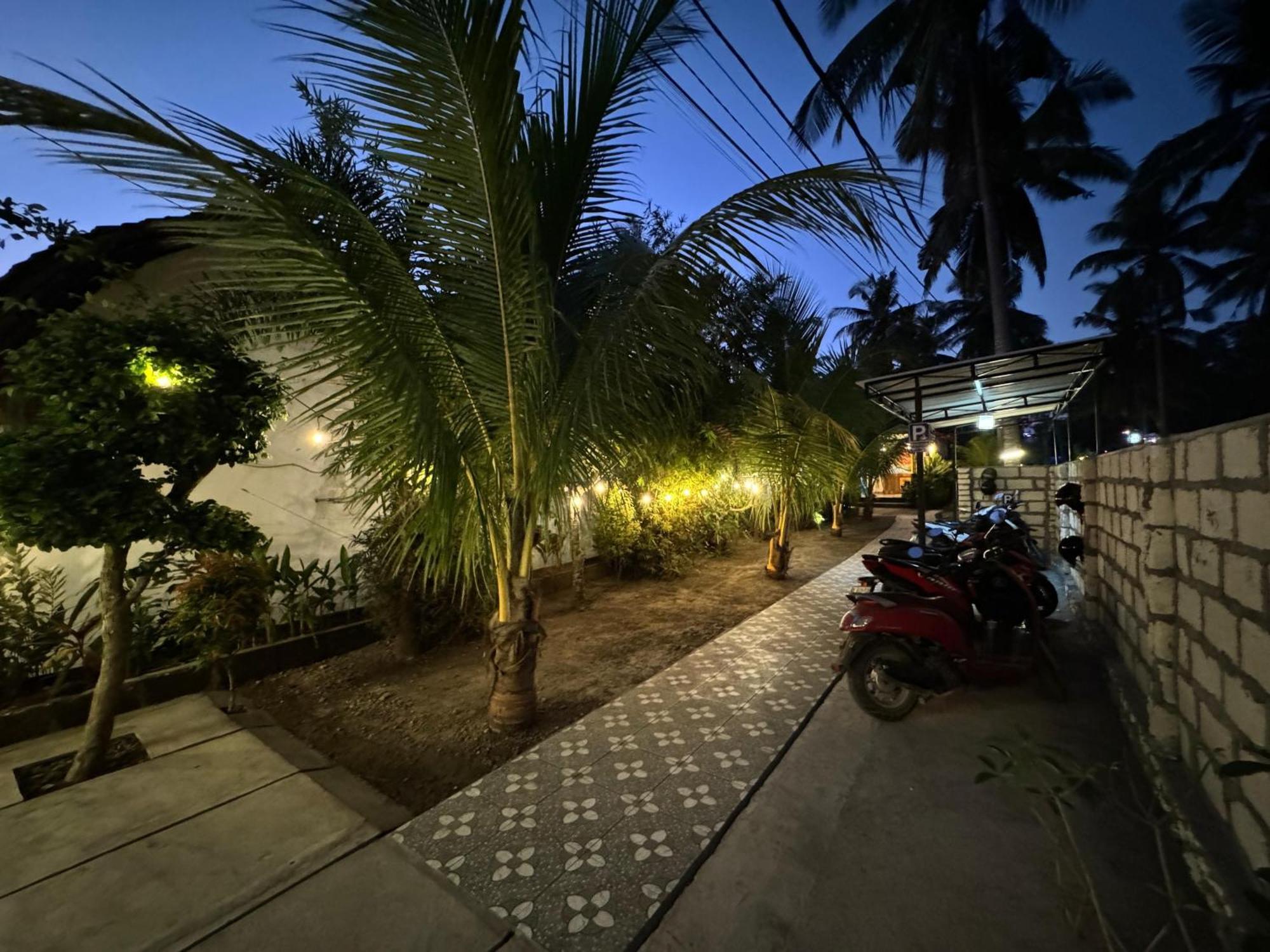 Meket Bungalows Toyapakeh Exterior photo