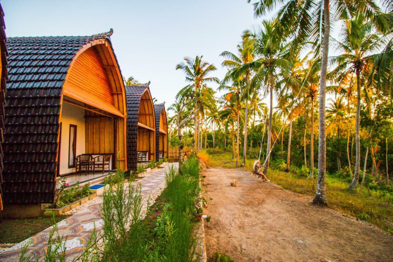 Meket Bungalows Toyapakeh Exterior photo